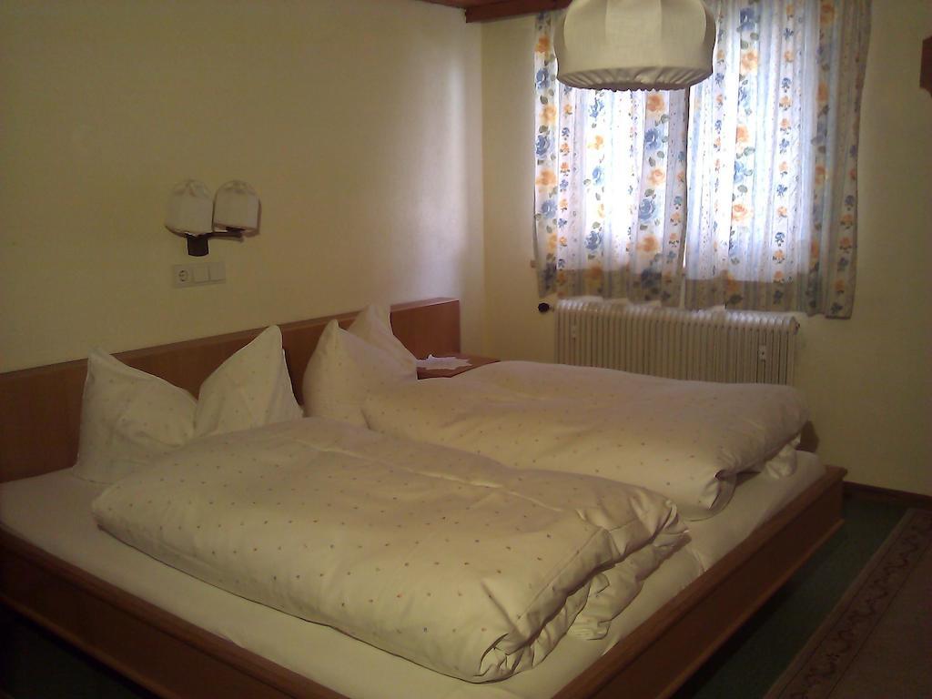 Pension Stüttler Schruns Zimmer foto